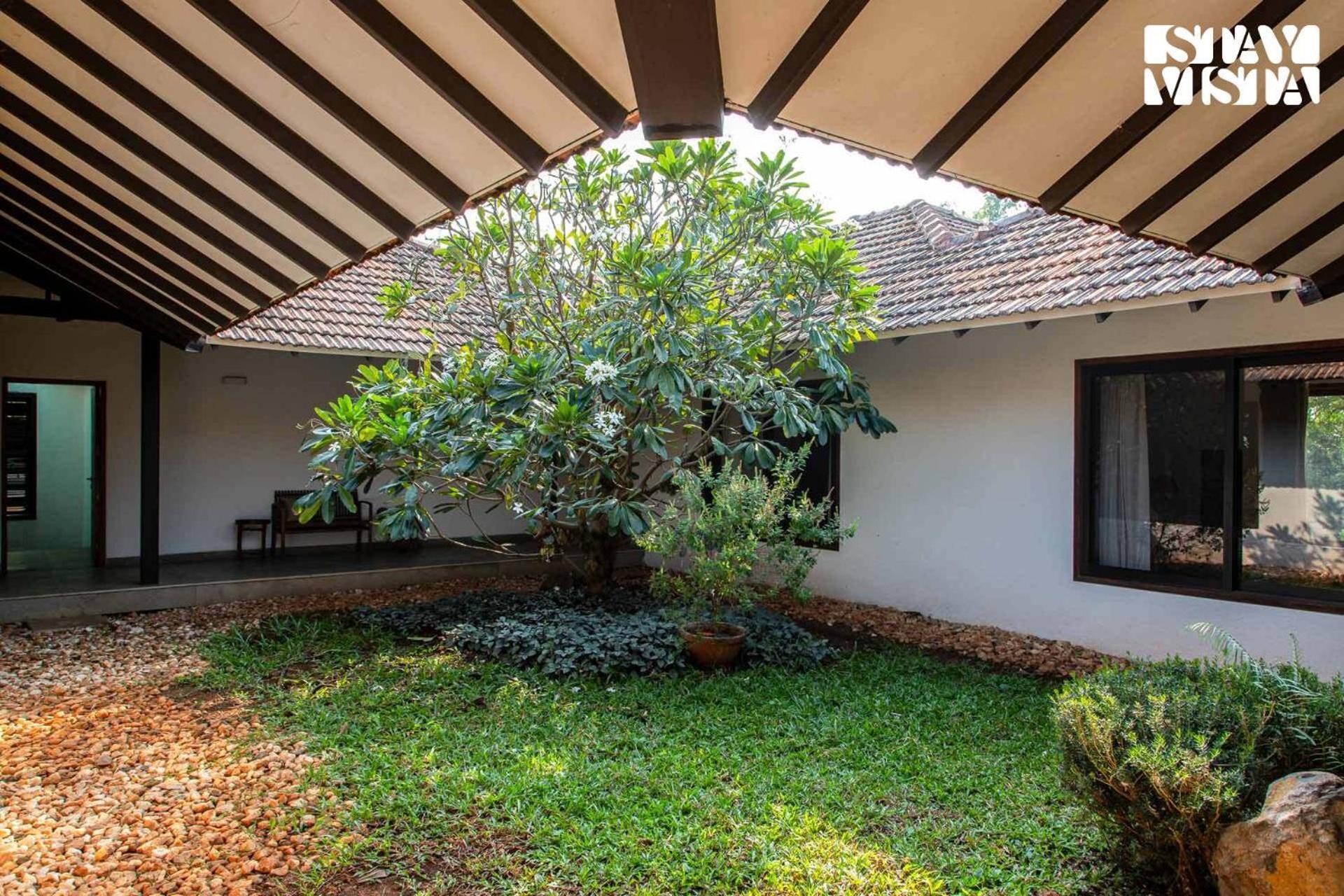 אליבג Wander Beyond By Stayvista - Featuring A Bali-Themed Abode And A Refreshing Swimming Pool מראה חיצוני תמונה