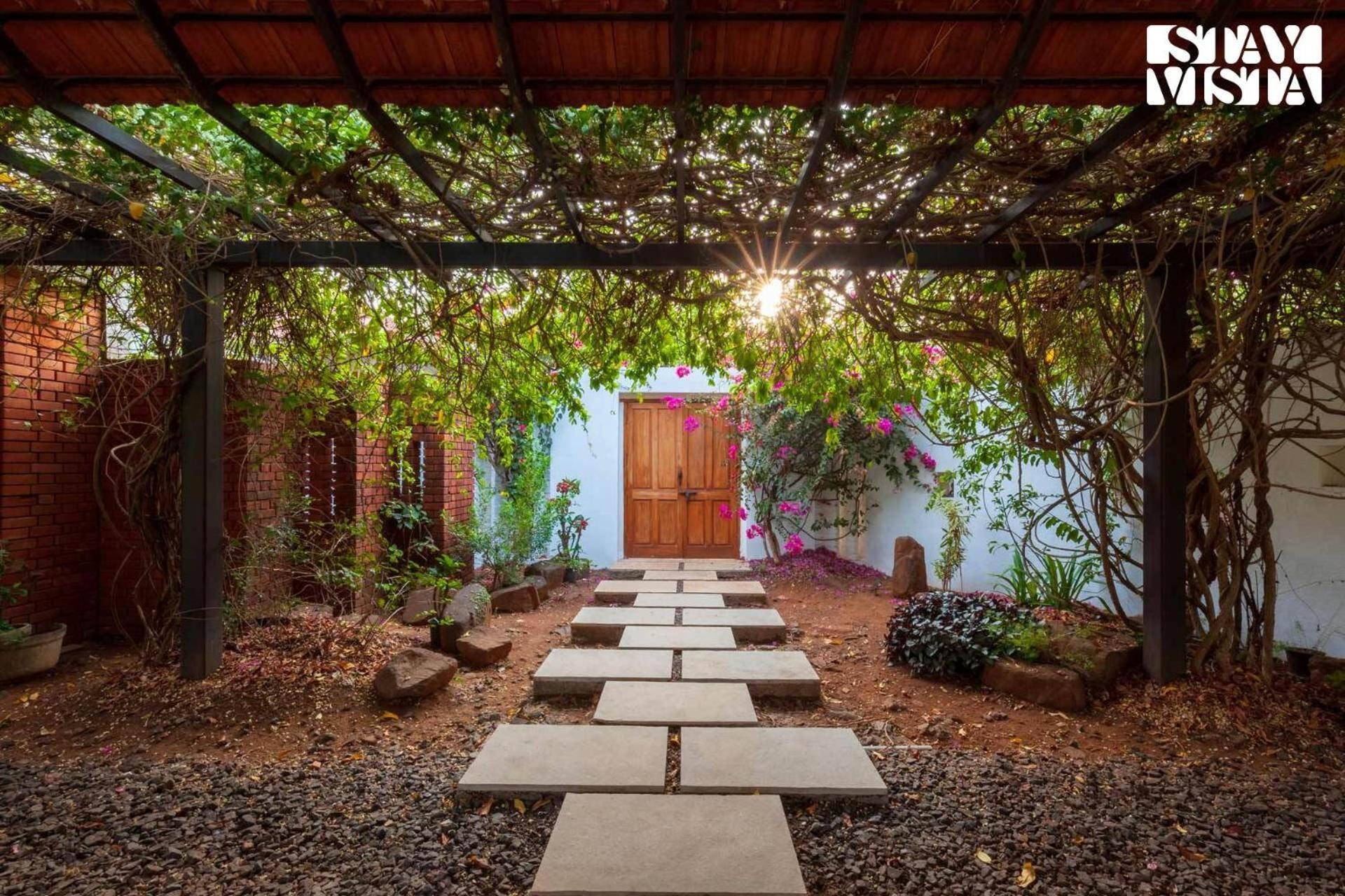 אליבג Wander Beyond By Stayvista - Featuring A Bali-Themed Abode And A Refreshing Swimming Pool מראה חיצוני תמונה